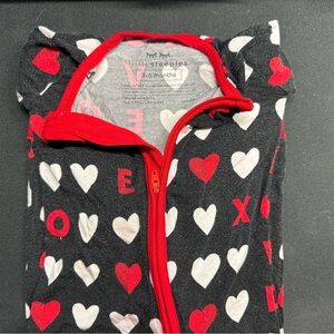 Little Sleepies | Monochrome Hearts zippy | 3-6 months